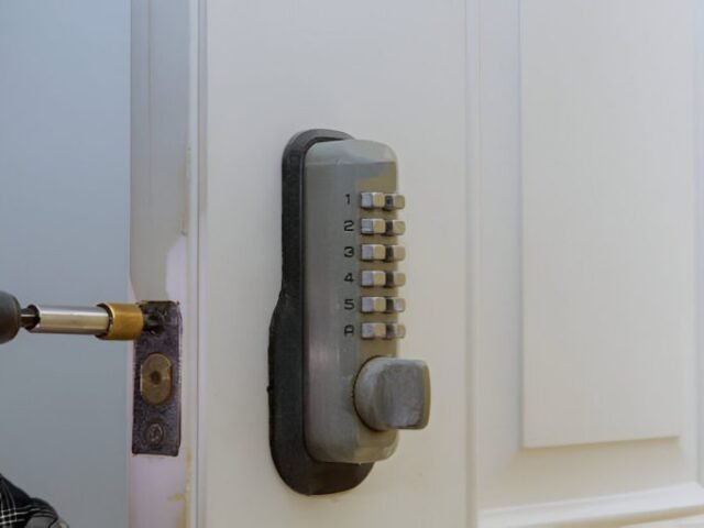 Reliable Emergency Locksmiths in My Area-Ready 24/7 for Urgent Help