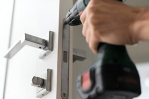 Read more about the article 24hr Locksmith Near Me: Reliable Help When You Need It Most