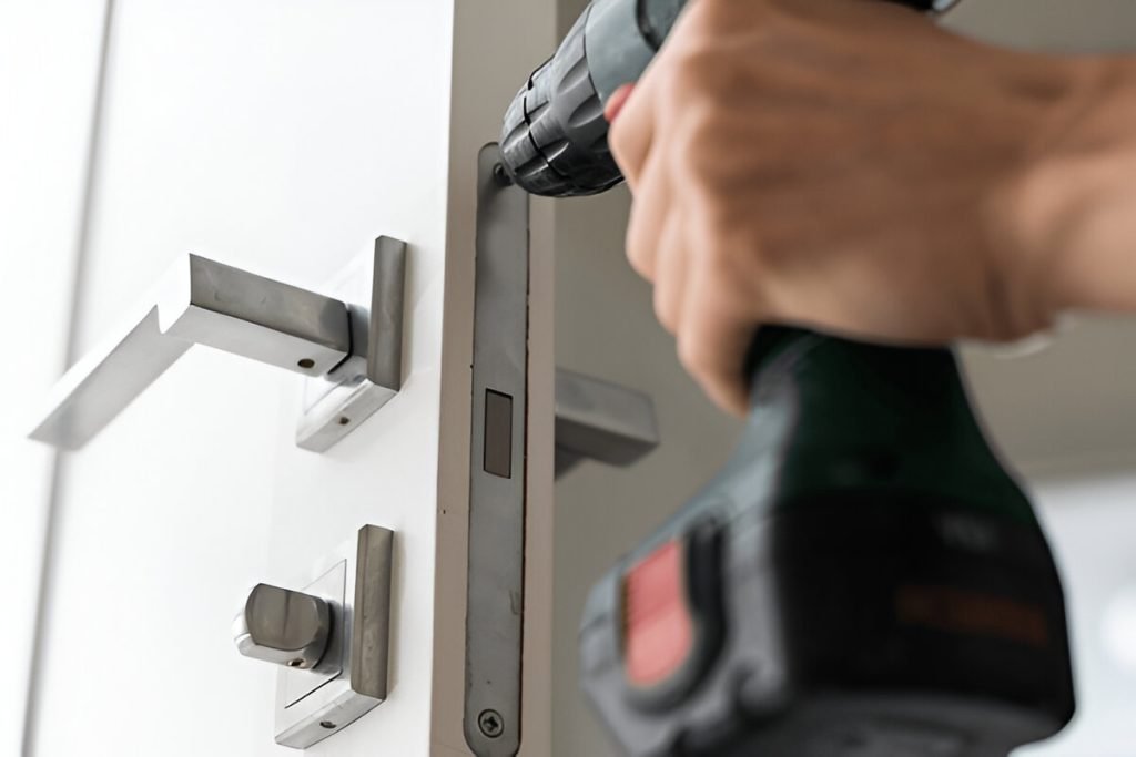 You are currently viewing 24hr Locksmith Near Me: Reliable Help When You Need It Most