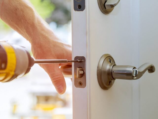 What to Do If You’re Locked Out of Your House in London