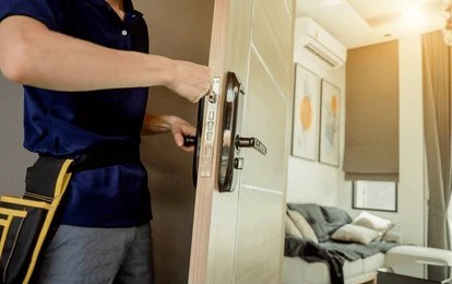Door Lock Fitting Specialist